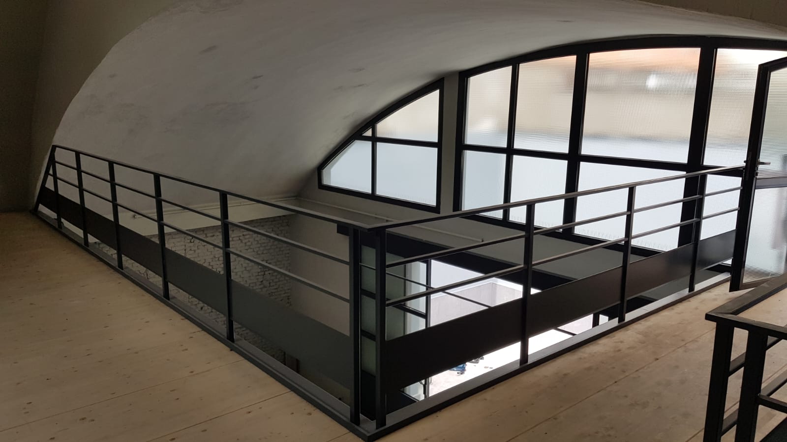 Scala e ringhiera in acciaio nero — Progetto 07, foto 3, Gamma Metallica