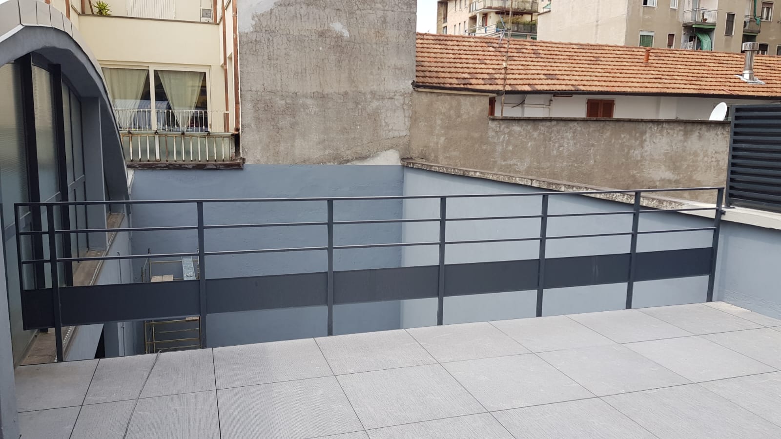 Recinzione a doghe e ringhiera in acciaio nero — Progetto 09, foto 2, Gamma Metallica